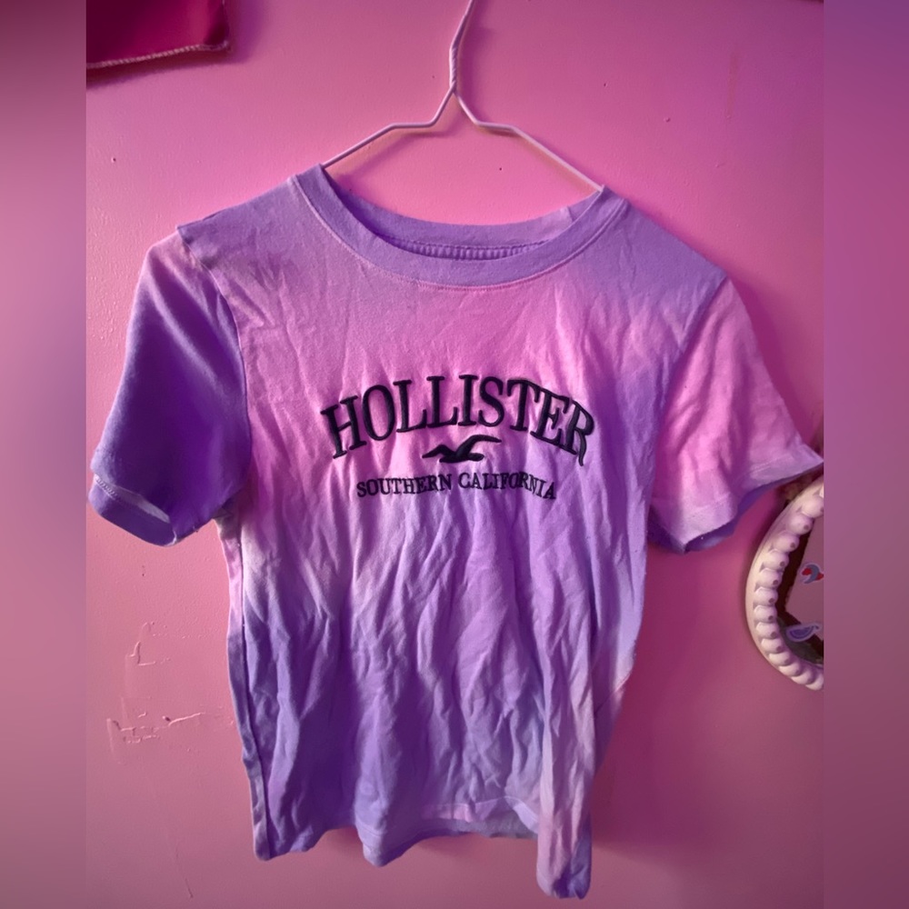 girls hollister t shirt!